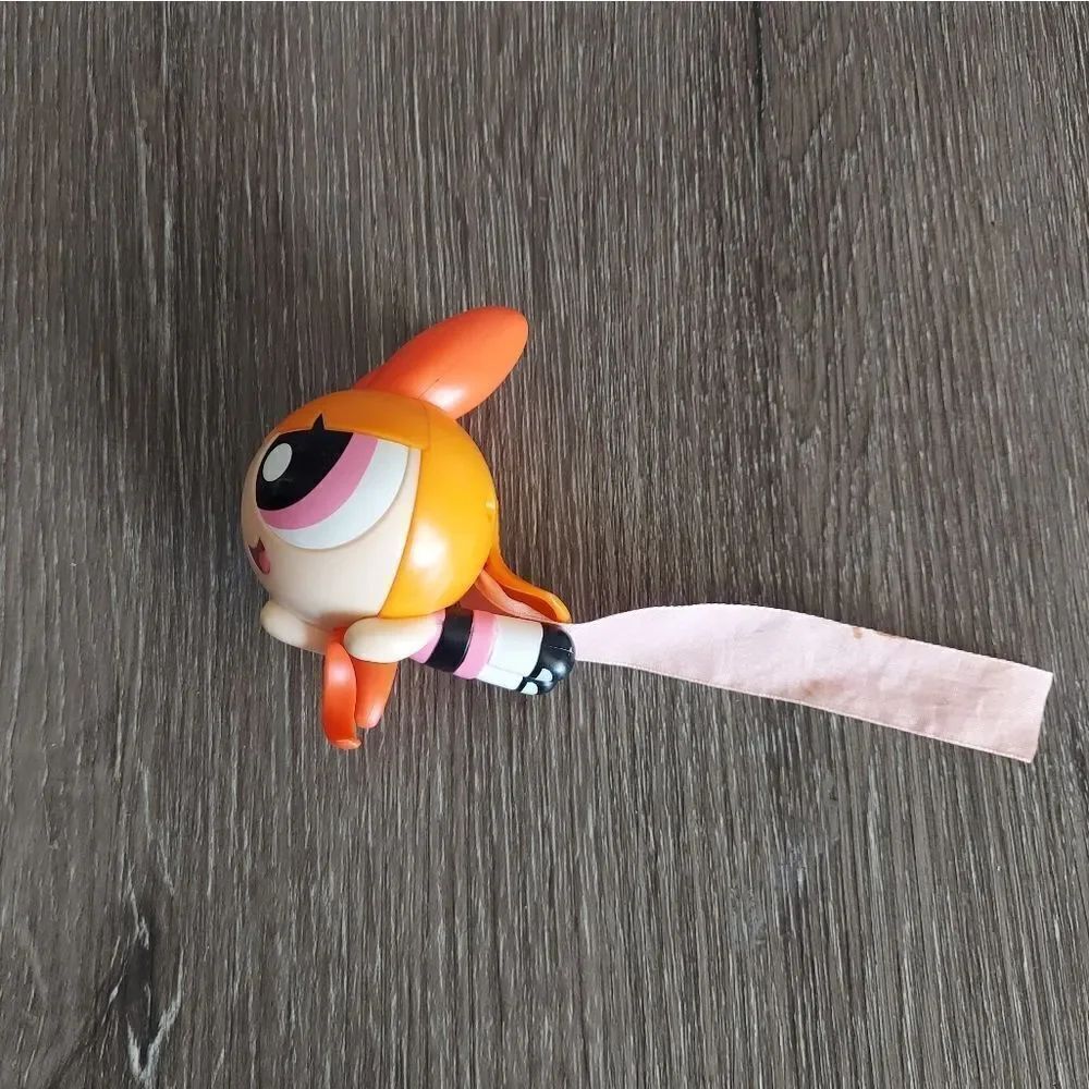 Powerpuff Girls Blossom Flying Figure On Ring Made For McDonald’s Happy Meal Toy